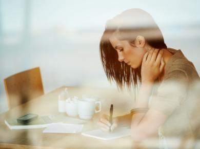 Ecrire sur les émotions: un outil inefficace pour surmonter les compulsions alimentaires