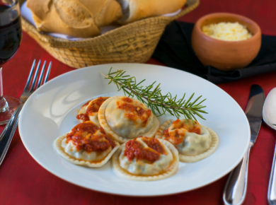 Manger dans un plat : un outil de conscience simple